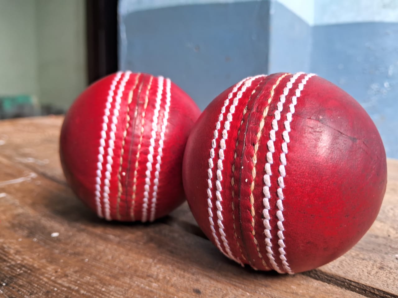 RED TEST BALL | LEATHER CRICKET BALL